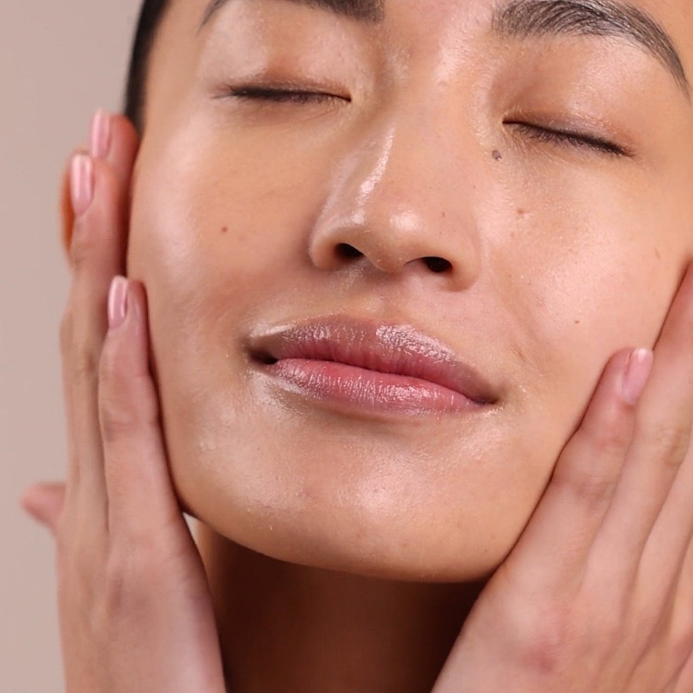 Mysa Day Spa - Eminence Strawberry Rhubarb Hyaluronic Hydrator - Mysa Day Spa